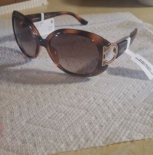 Sunglasses ferragamo